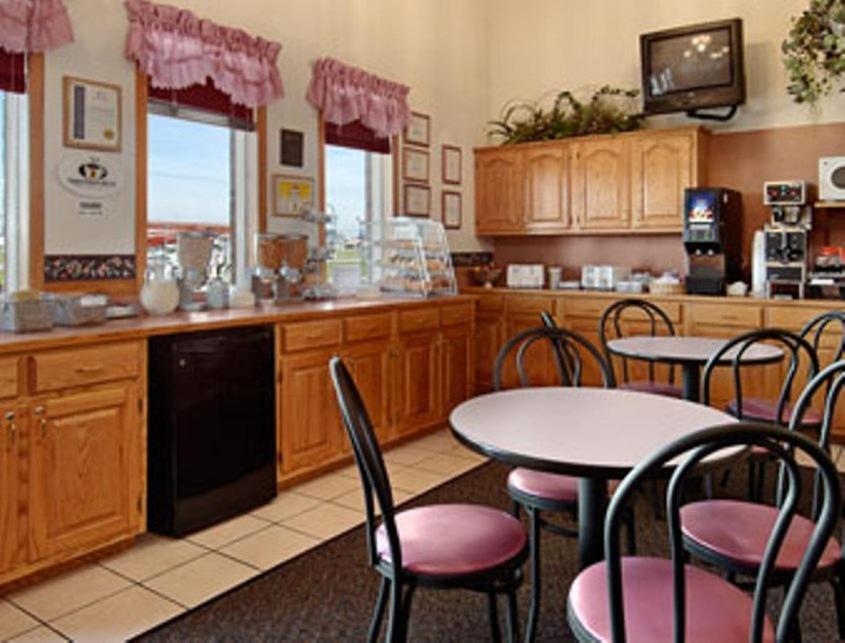 Super 8 Kingdom City Restaurant billede